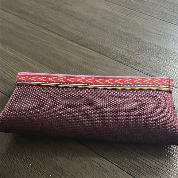 Elegant Purple Clutch with Ethnic Pattern - Picture 2 of 5